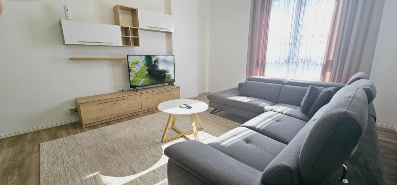 شقة Myhouse At 21 Dhjetori تيرانا المظهر الخارجي الصورة